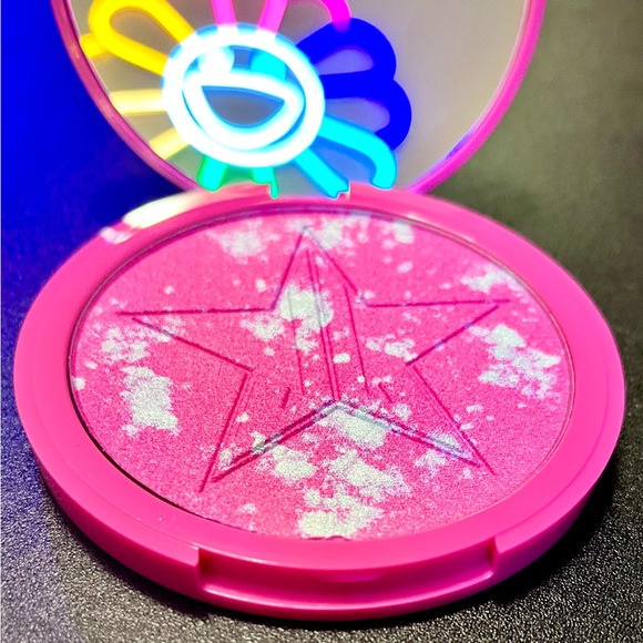Jeffree Star | ‘Cotton Candy Crime’ Skin Frost Blush | NiB limited edition - Picture 8 of 16